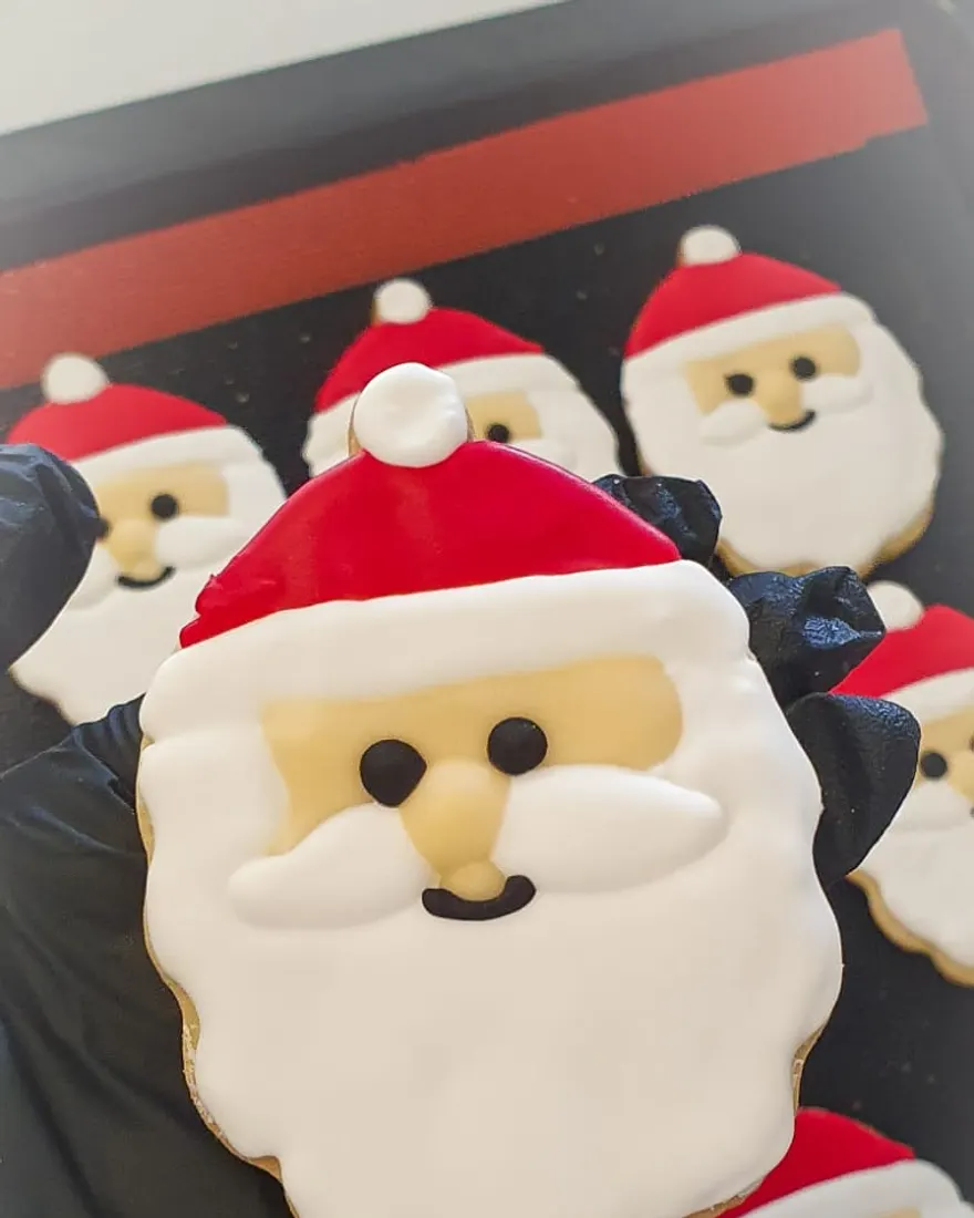 Galleta navideña decorada a mano